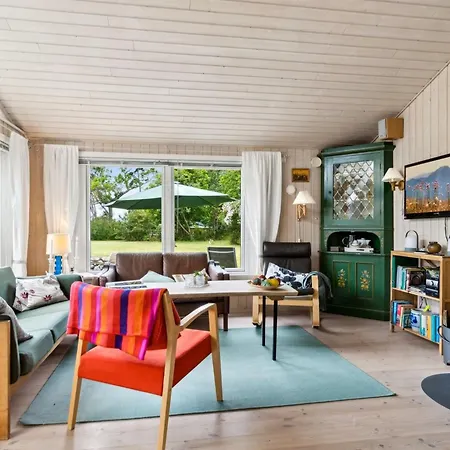 Aimy - 50m From The Sea By Interhome