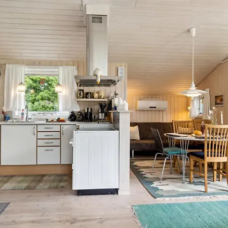 Aimy - 50m From The Sea By Interhome بيت للعطل *